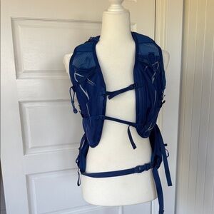 Osprey Blue Hiking/Running Hydration backpack 2.5L bladder